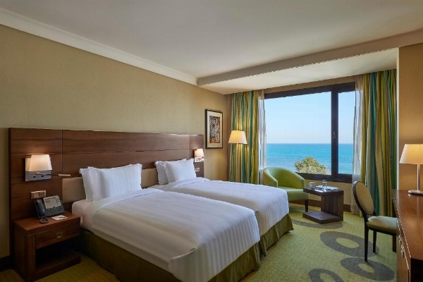 Safir Fintas Hotel Kuwait image 8